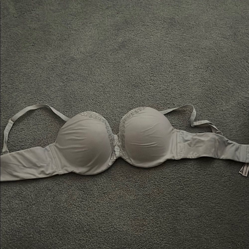 Victoria's Secret White and Silver Underwire Bra